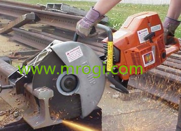 Trak Kut II 14&16自清潔內(nèi)燃鋸軌機